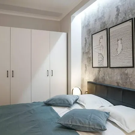 Appartamento Chic 2br - Ateneu - Center