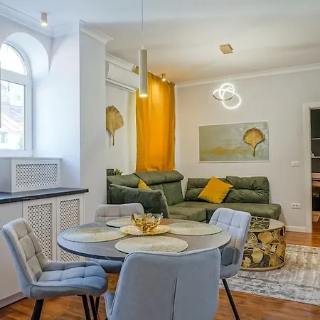 Chic 2br - Ateneu - Center Бухарест